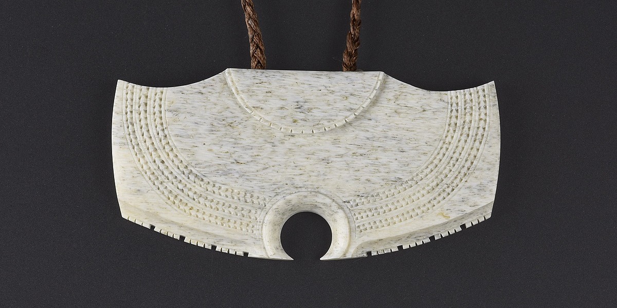 Gareth Barlow, Whalebone Pendant