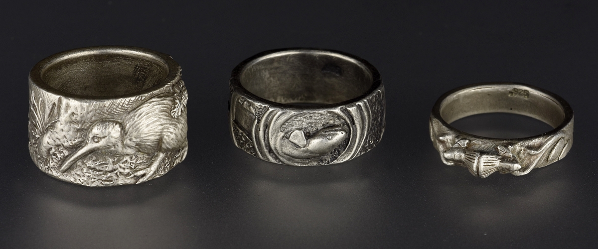 Aaron Brown, Rings