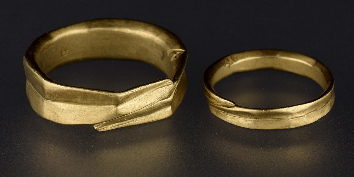 Aaron Brown, Rings